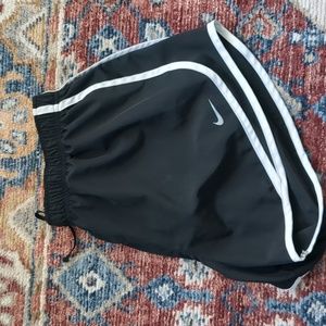 Nike dri fit shorts black size L